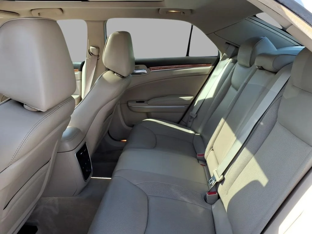 Used 2012 White Chrysler C image 10
