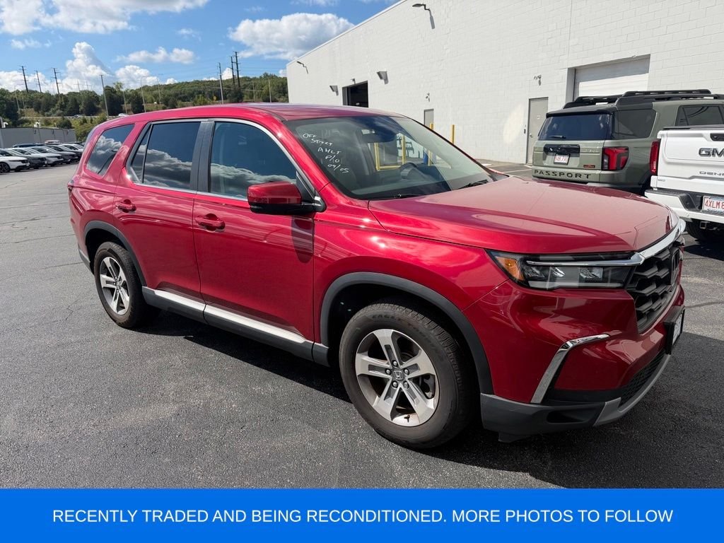 Used 2025 Red Honda EX-L image 1