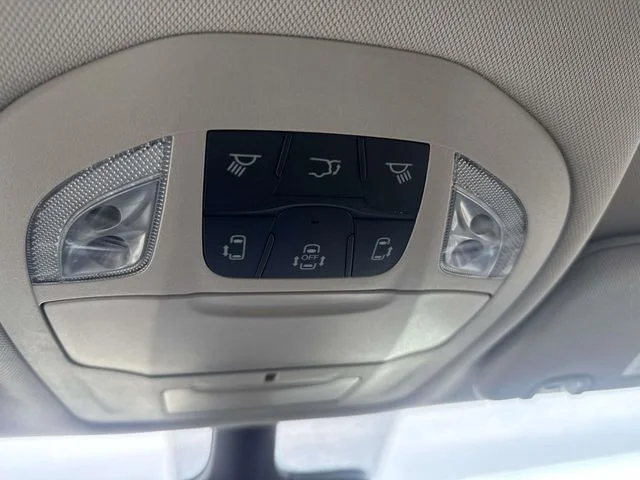 2024 Chrysler Pacifica Touring L - Photo 32