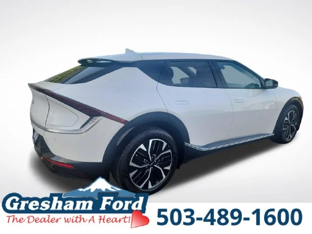 Used 2023 Snow White Pearl Kia Wind image 9
