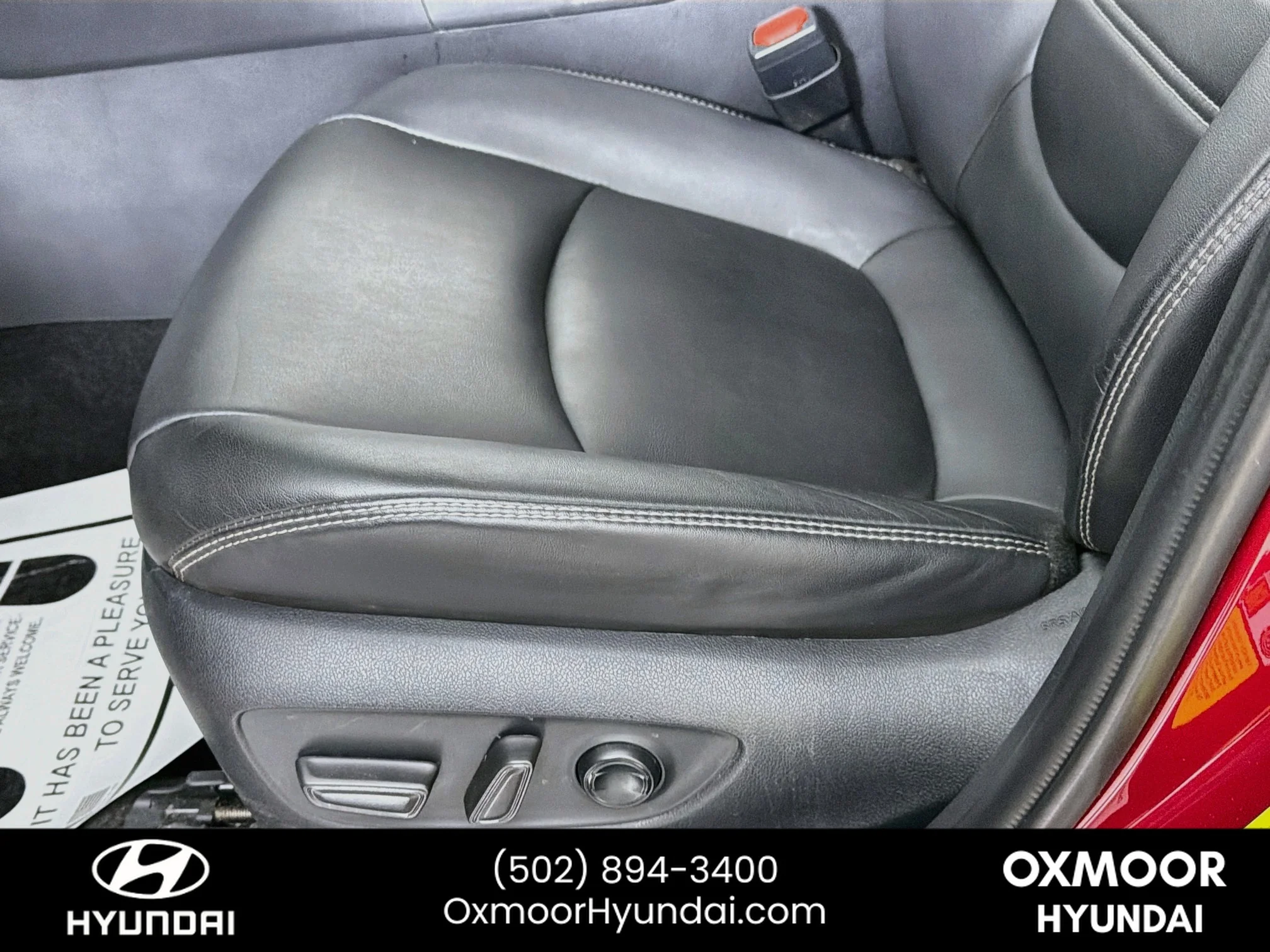 Used 2025 Ruby Flare Pearl Toyota XLE Premium image 19