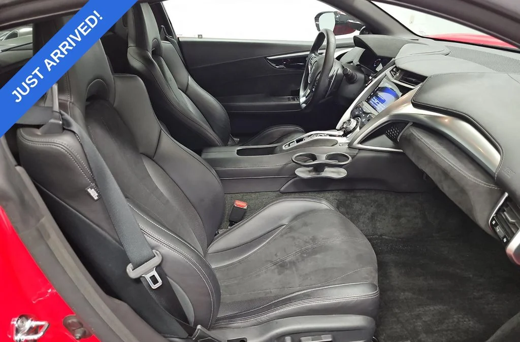 Used 2017 Valencia Red Pearl Acura Base image 6