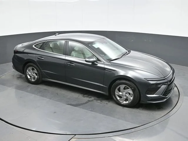 New 2026 Gray Hyundai SE image 15