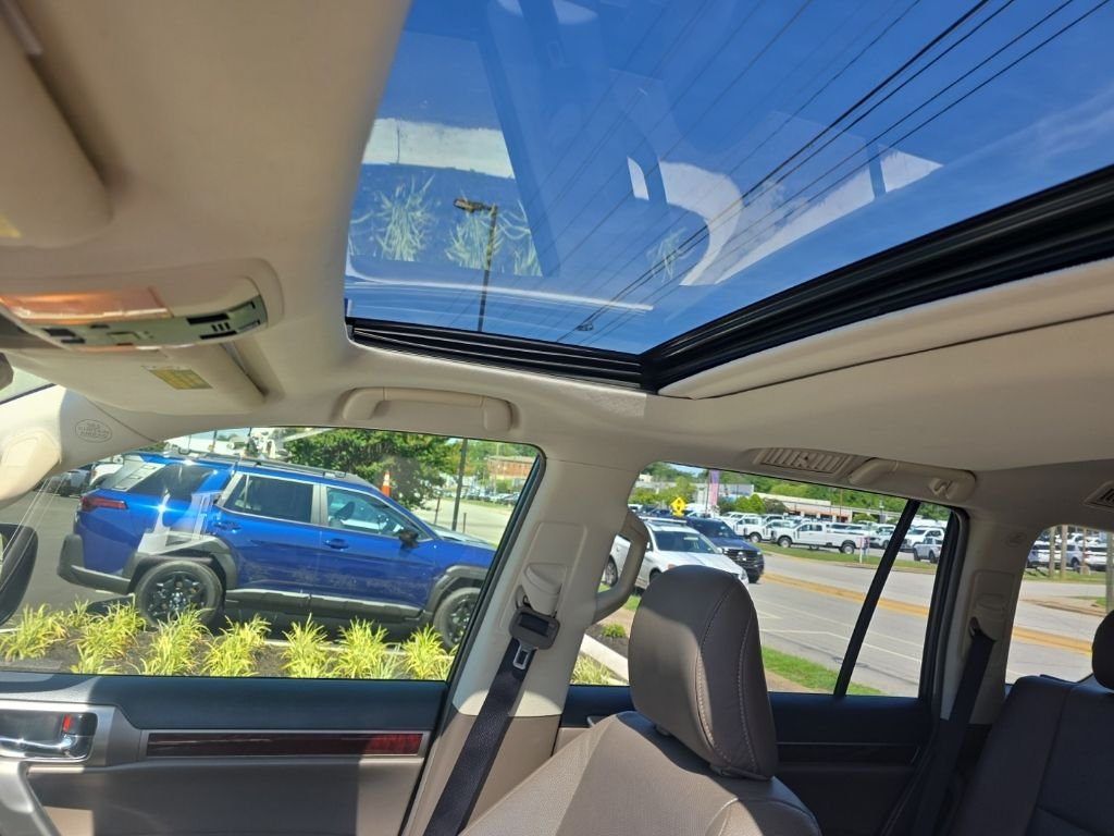 Used 2017  Lexus 460 image 19