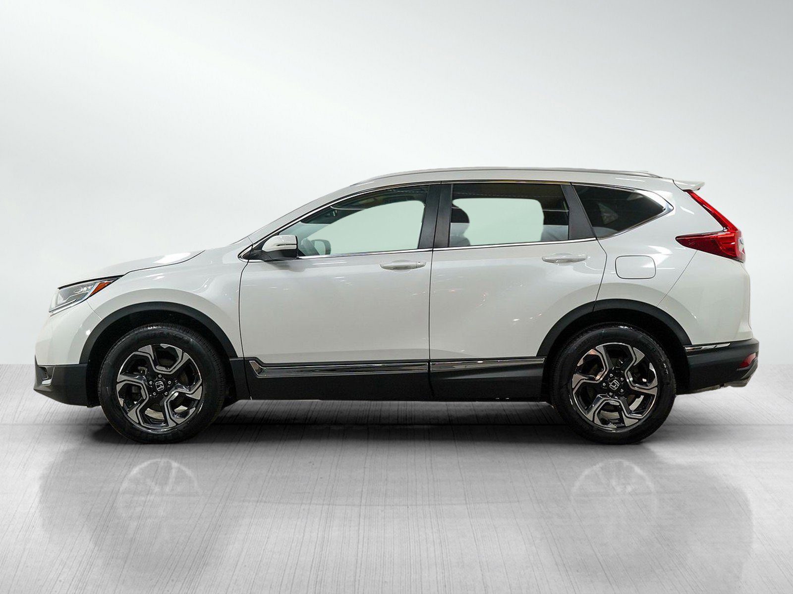 Used 2019 Honda CR-V Touring with VIN 5J6RW2H95KL014198 for sale in Burnsville, Minnesota