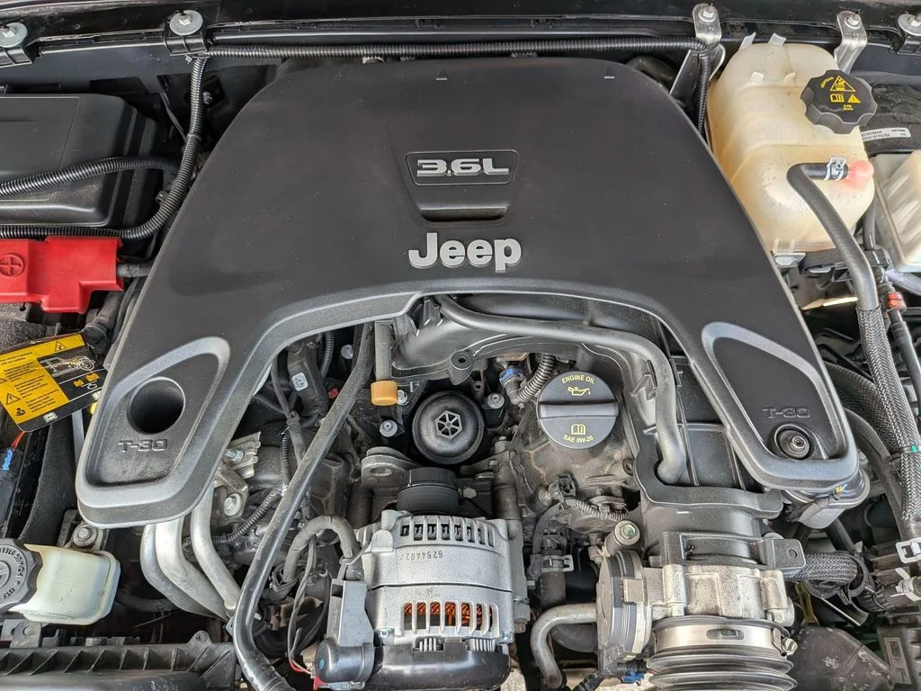 Used 2021 Black Jeep Overland image 13