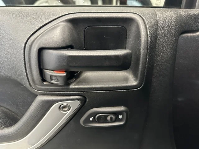 Used 2017 Gray Jeep Rubicon image 18