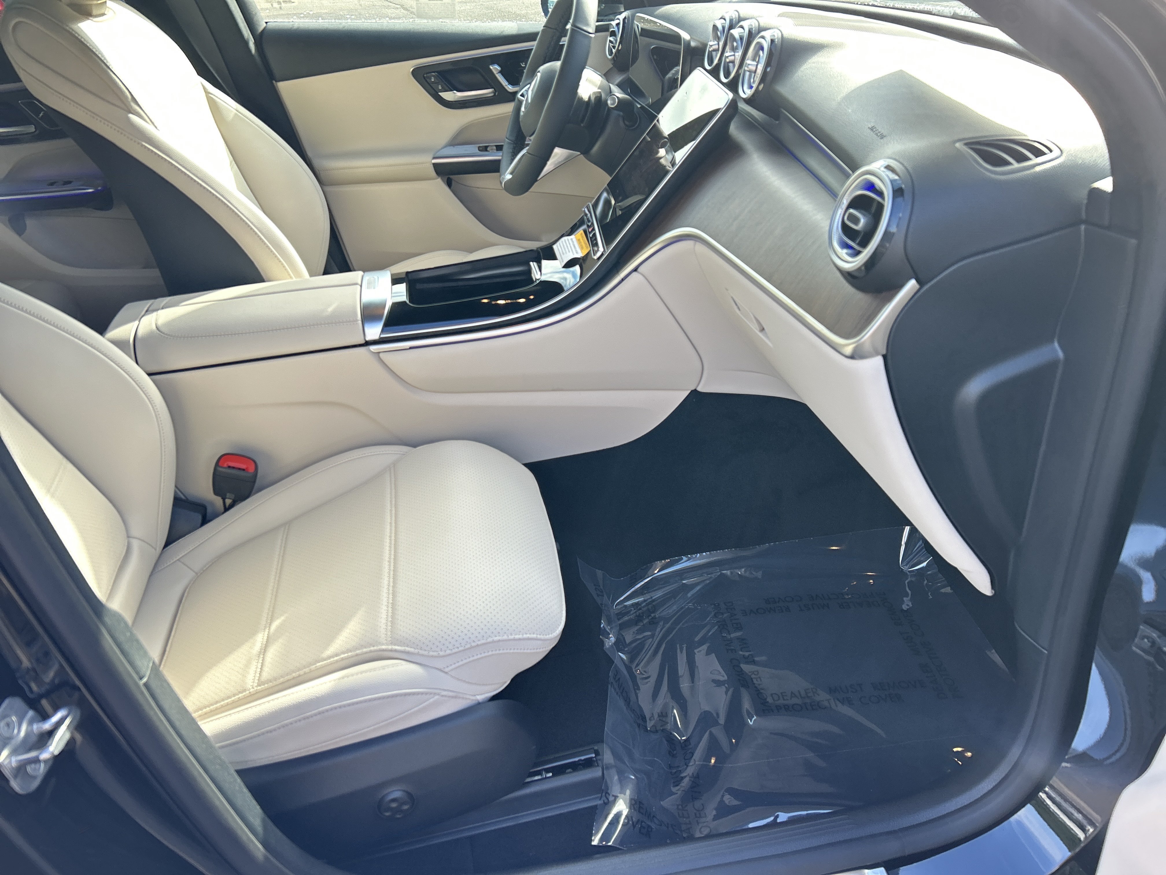 New 2026 Black Mercedes-Benz GLC 300 4MATIC® SUV image 43