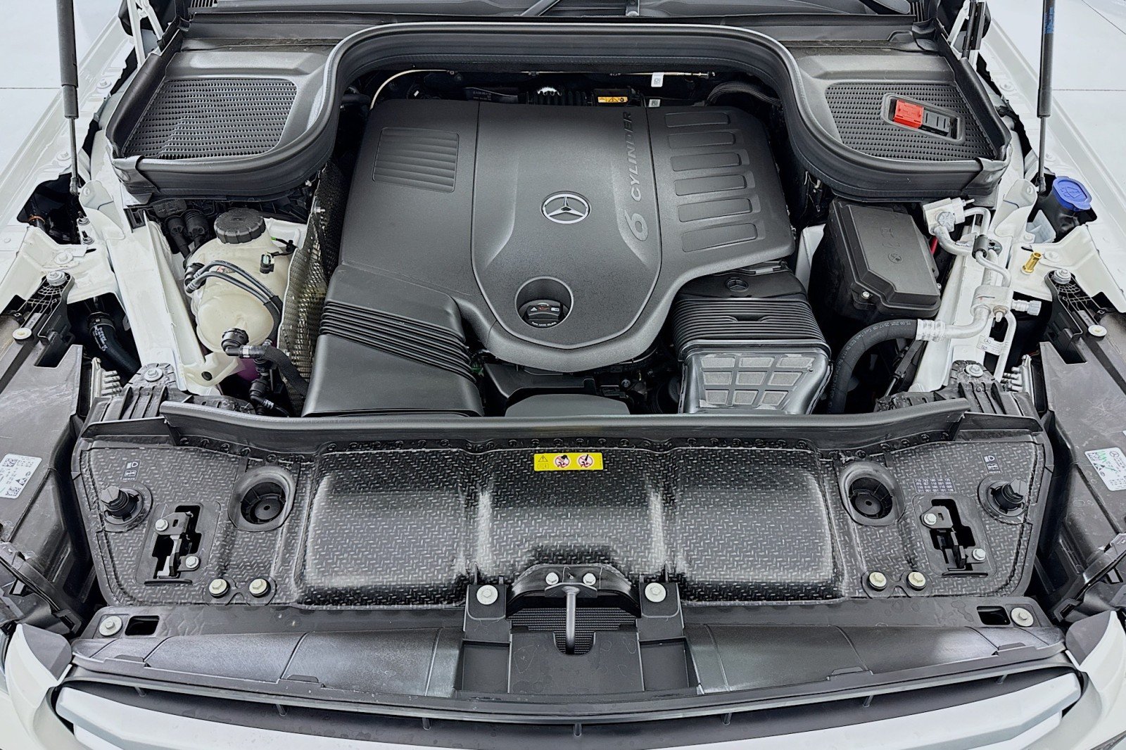 New 2026 Polar White Mercedes-Benz GLS 450 4MATIC® SUV image 11
