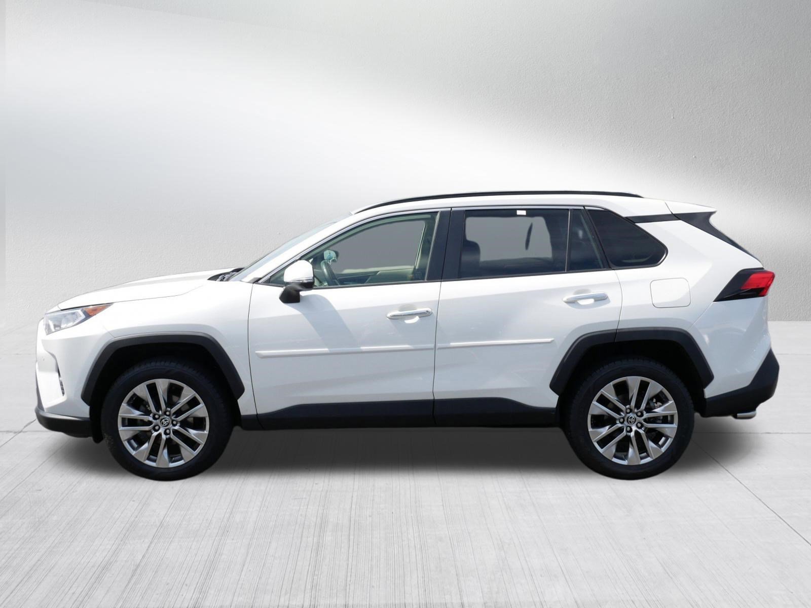 Certified Used 2020 BLIZZARD PEARL Toyota Limited image 4