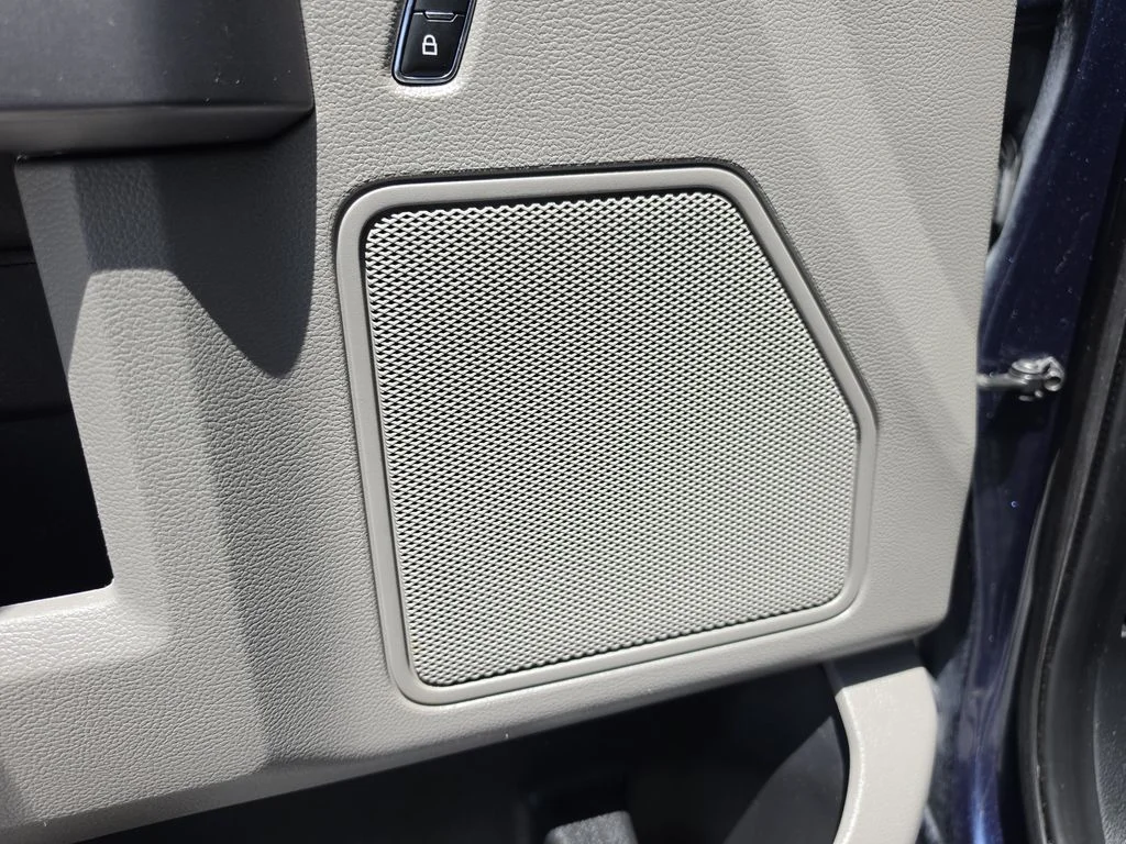 Certified Used 2019 Blue Ford XLT image 19
