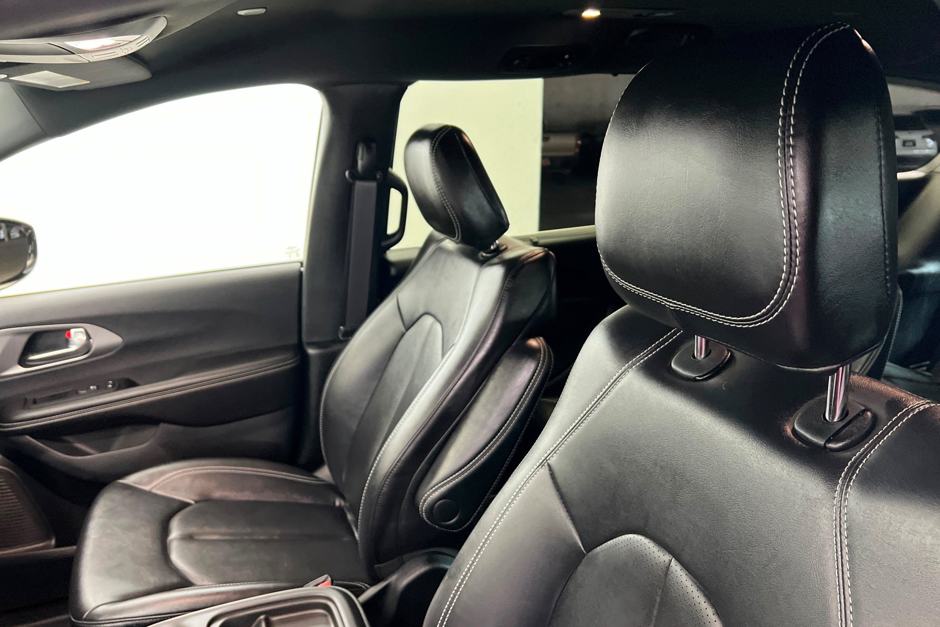 2027 Chrysler Pacifica Select - Photo 17