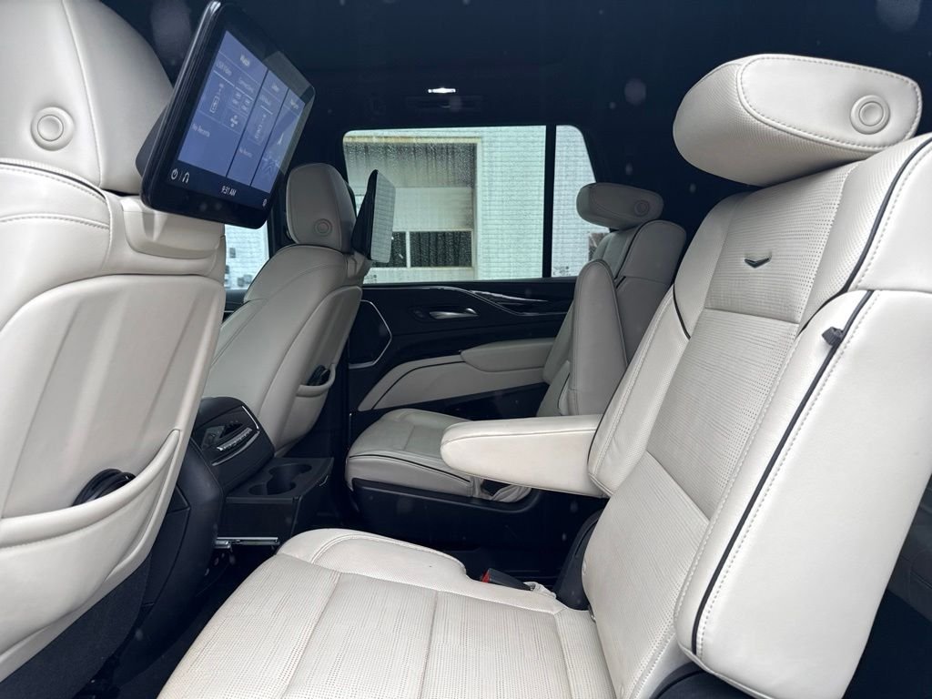 Used 2021 White Cadillac Sport image 12