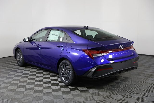 2025 Hyundai Elantra Blue - Photo 33
