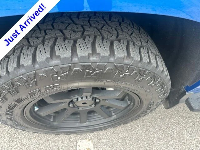 Used 2024 Blue Chevrolet Custom image 10