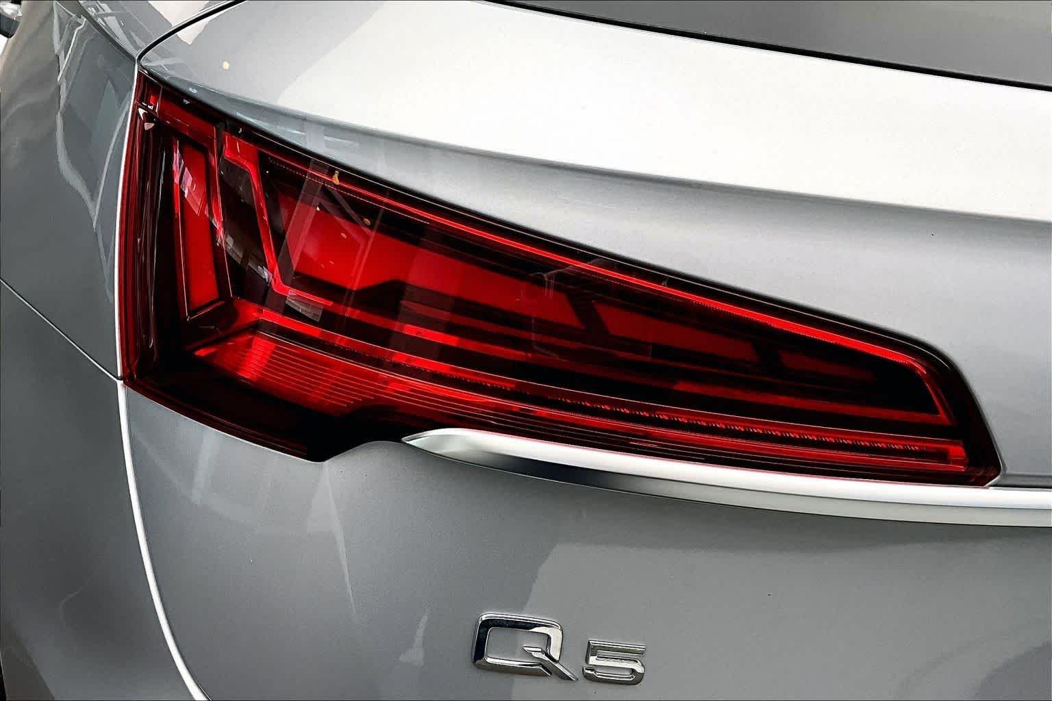 Used 2024 Florett Silver Metallic Audi S line Premium Plus image 28