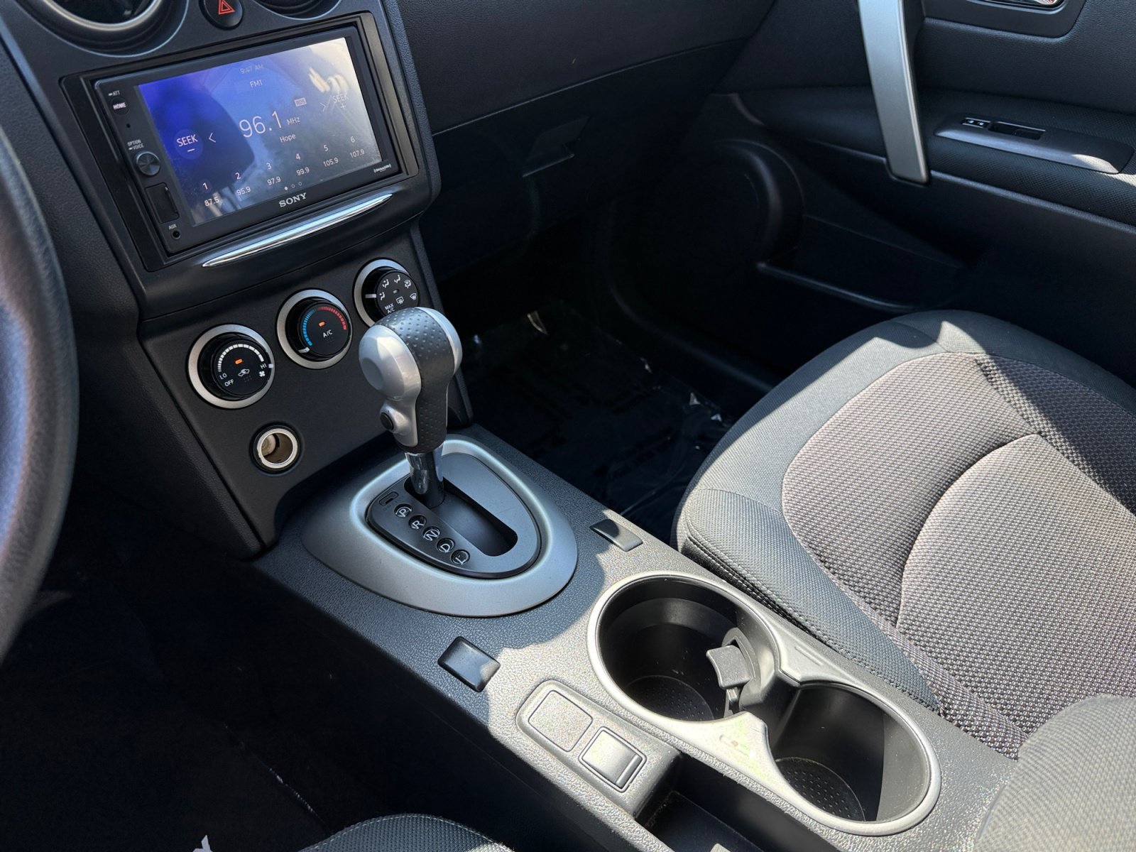Used 2012 Pearl White Nissan SV image 13