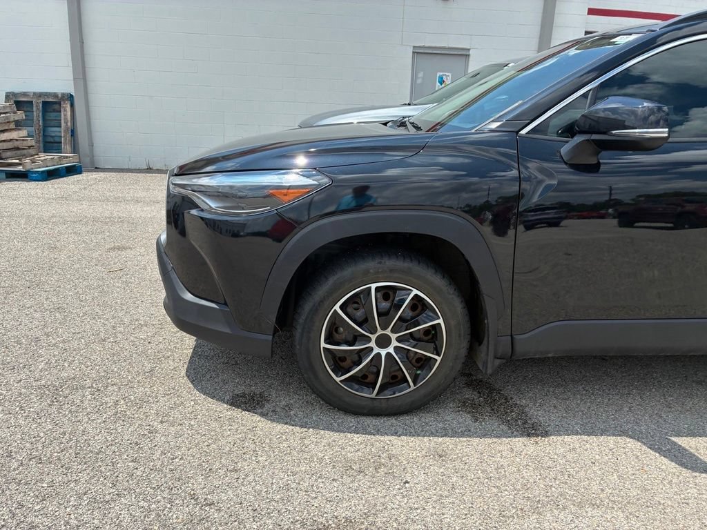Used 2022 Black Toyota XLE image 3
