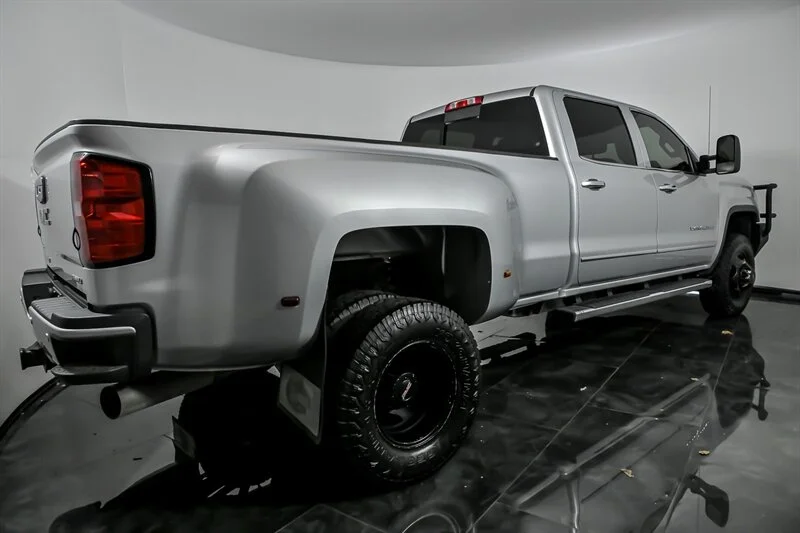 2015 GMC Sierra 3500 Denali HD Denali - Photo 9