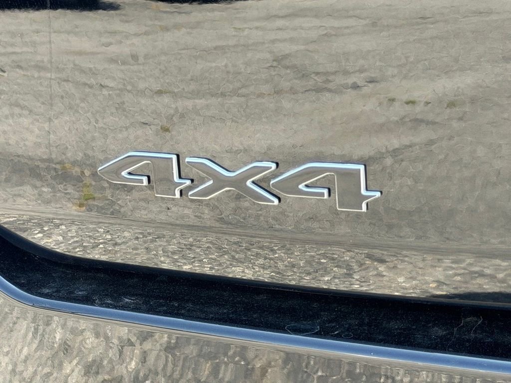 New 2026 High Gloss Black Exterior Paint Jeep Limited Reserve image 14