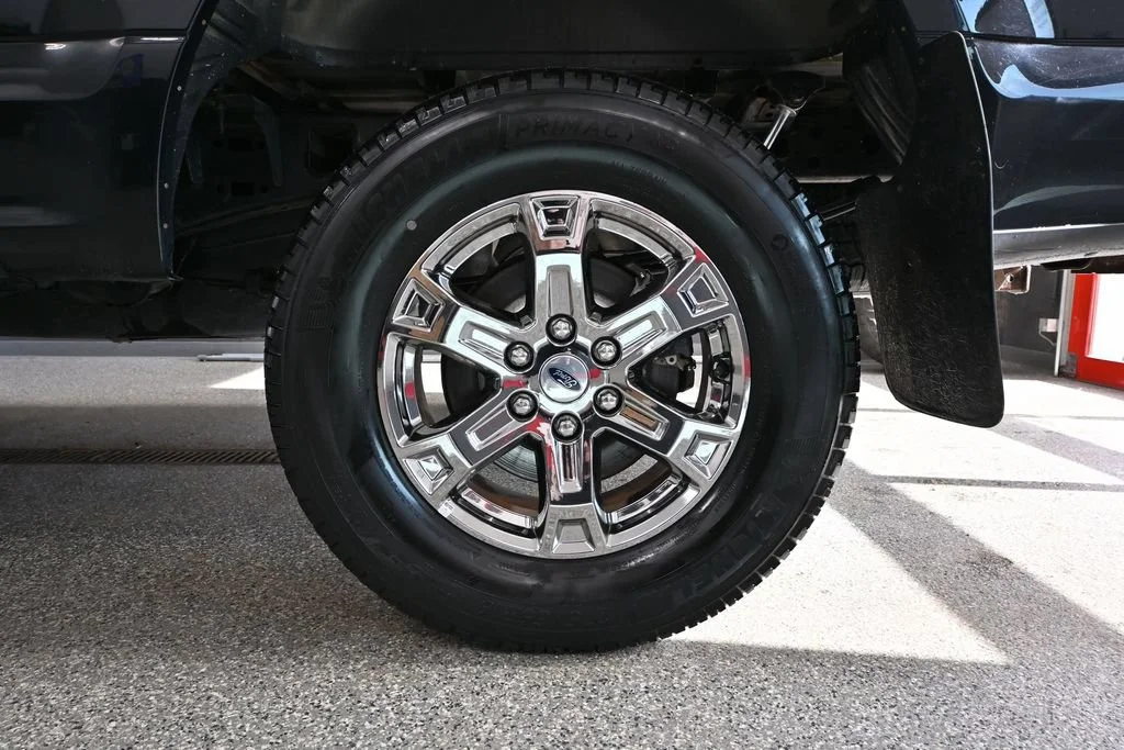 Used 2018 Black Ford XLT image 9
