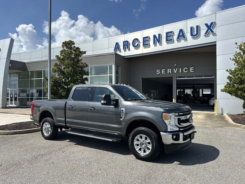 Certified Used 2020 Magnetic Metallic Ford XLT image 1