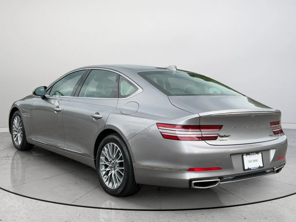 Used 2023 Silver Genesis 2.5T image 9