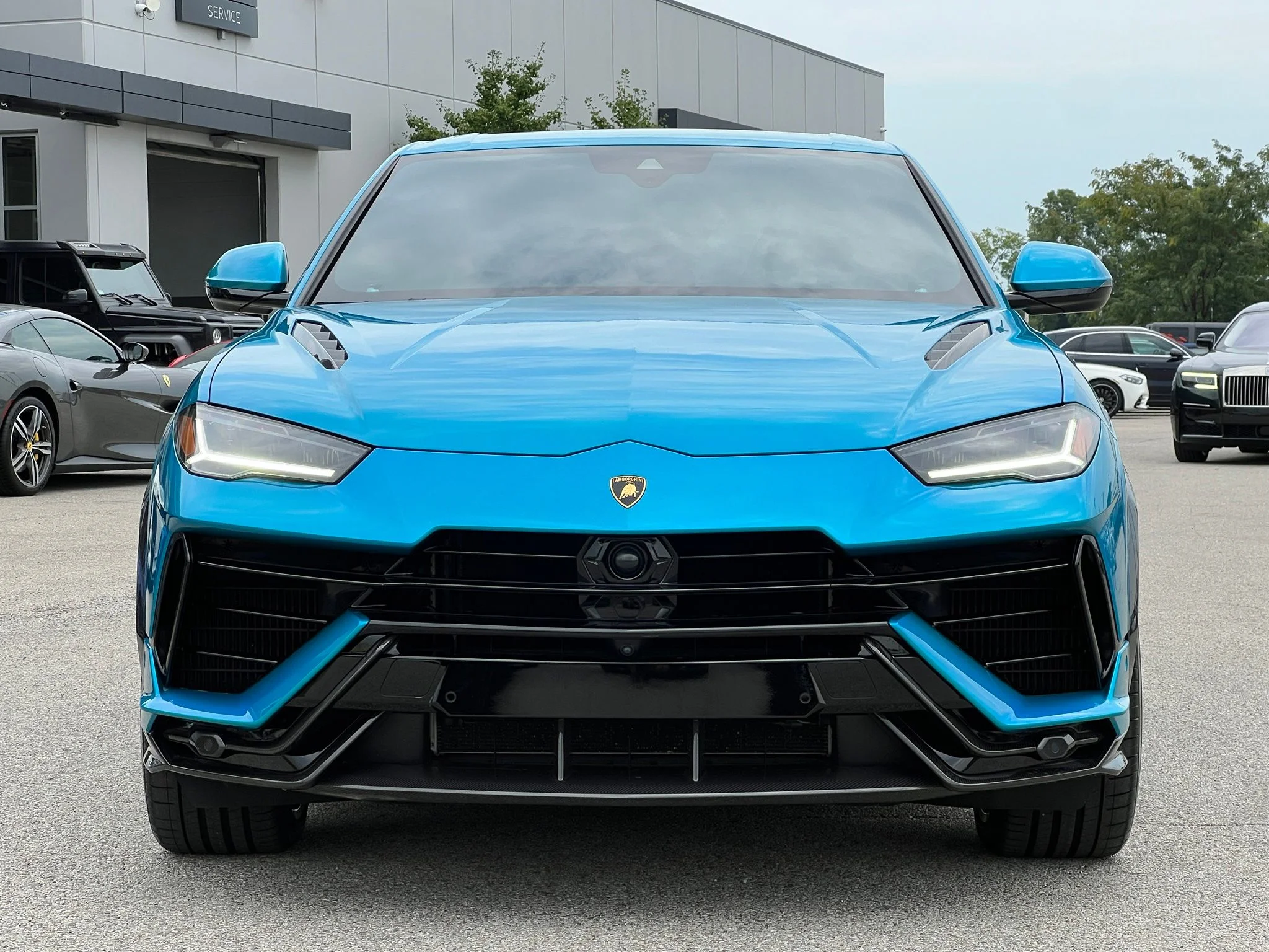 Used 2023 Blue Lamborghini Performante image 3
