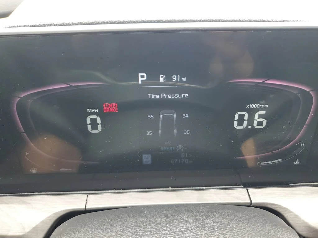 Used 2023 Green Kia EX X-Line image 23