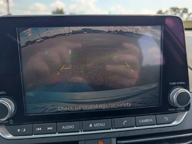 Used 2025  Nissan SV image 20