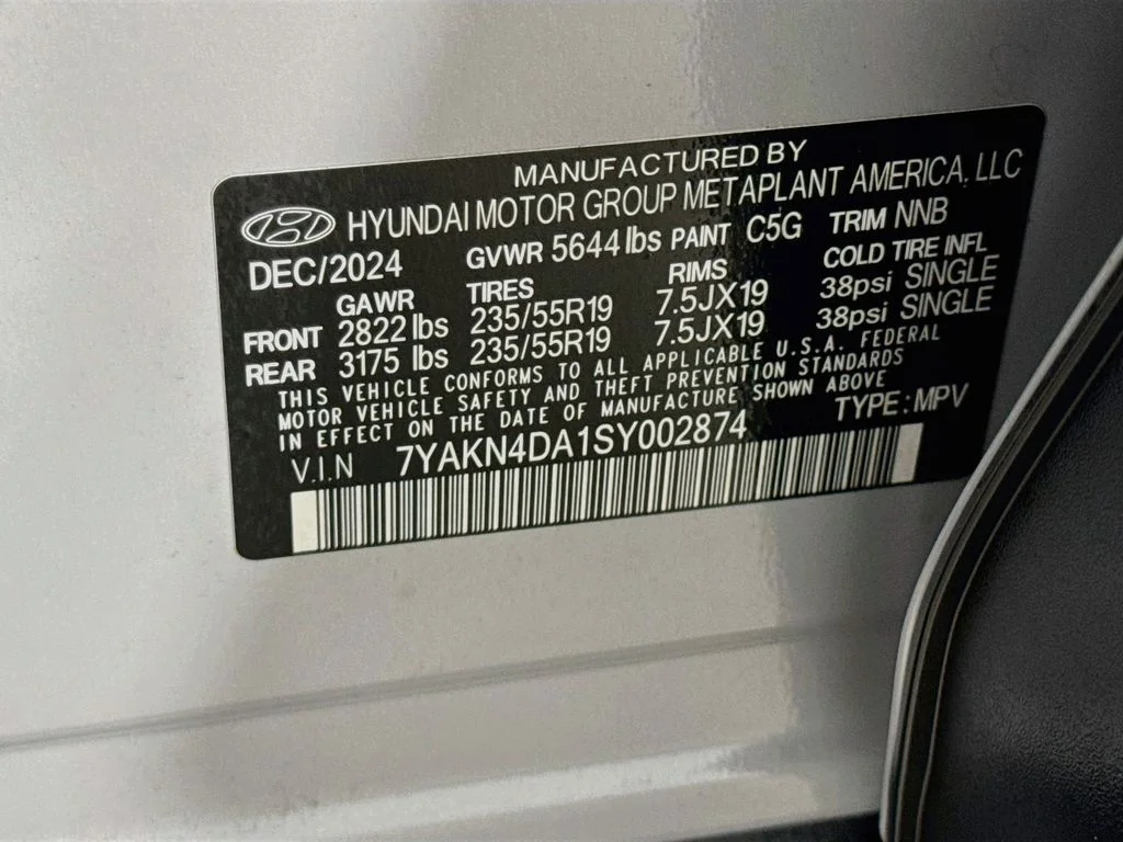 Used 2025 Gray Hyundai SEL image 31