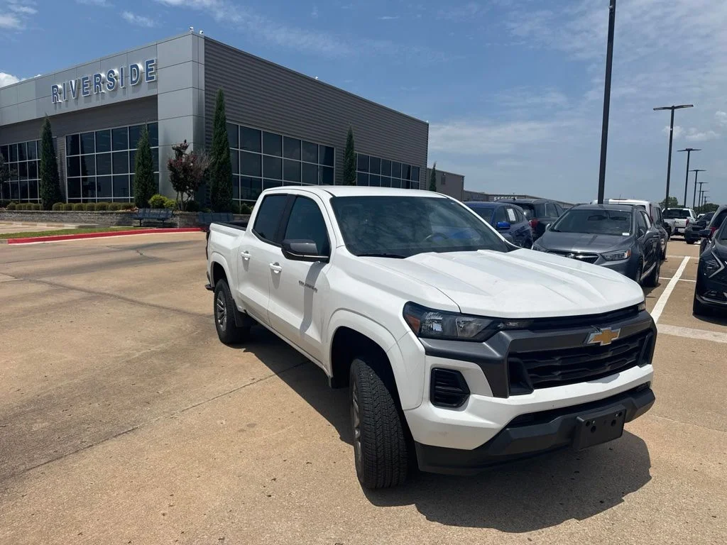 2023 Chevrolet Colorado 2WD LT RWD photo