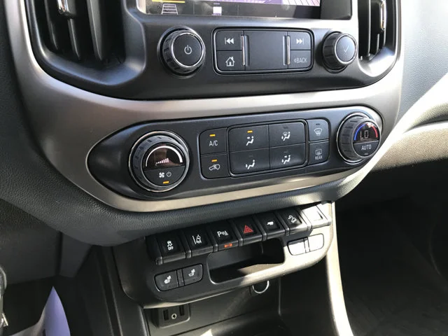 Used 2022 Black Chevrolet 4WD Z71 image 20