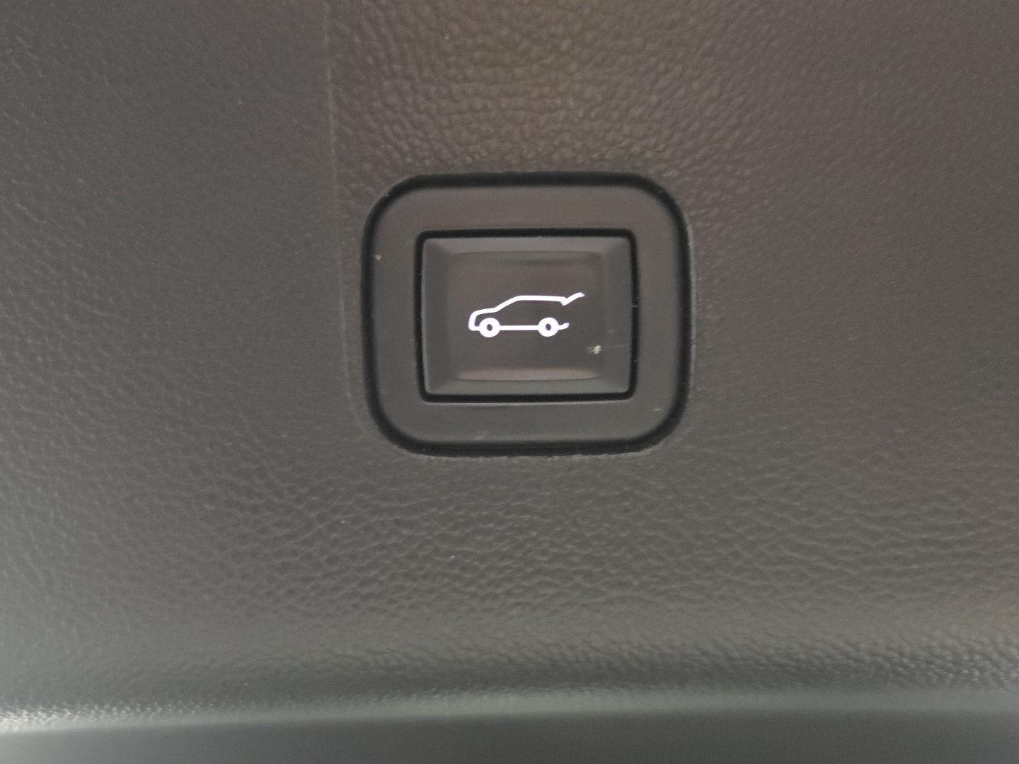 Used 2020 Ebony Twilight Metallic Buick Avenir image 4