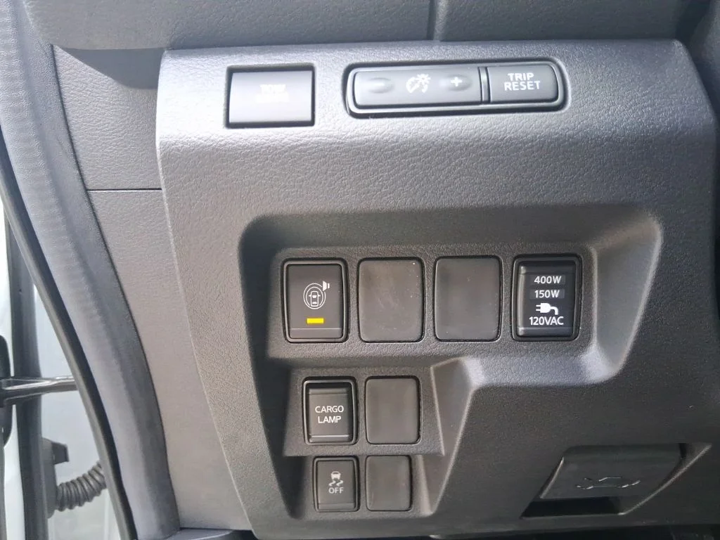 New 2026 Glacier White Nissan Crew Cab SV image 23