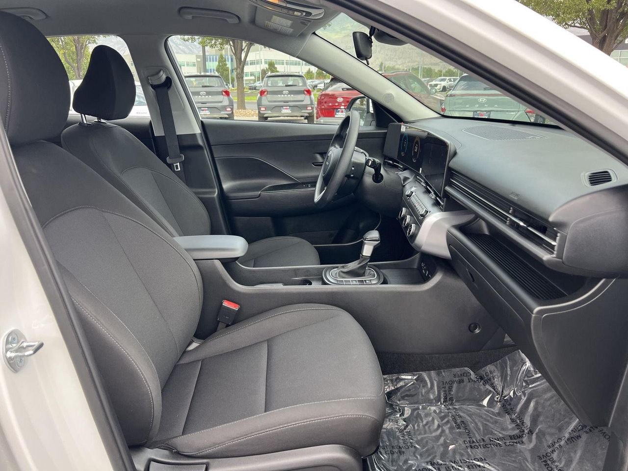 New 2026 Atlas White Hyundai SE AWD image 17