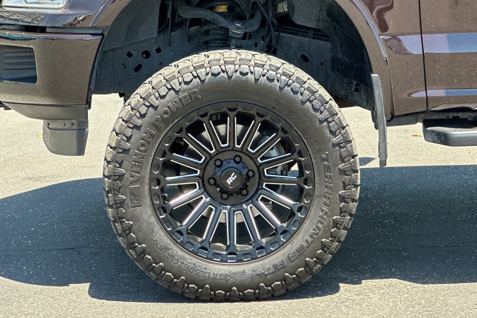 Used 2019 Maroon Ford  image 23