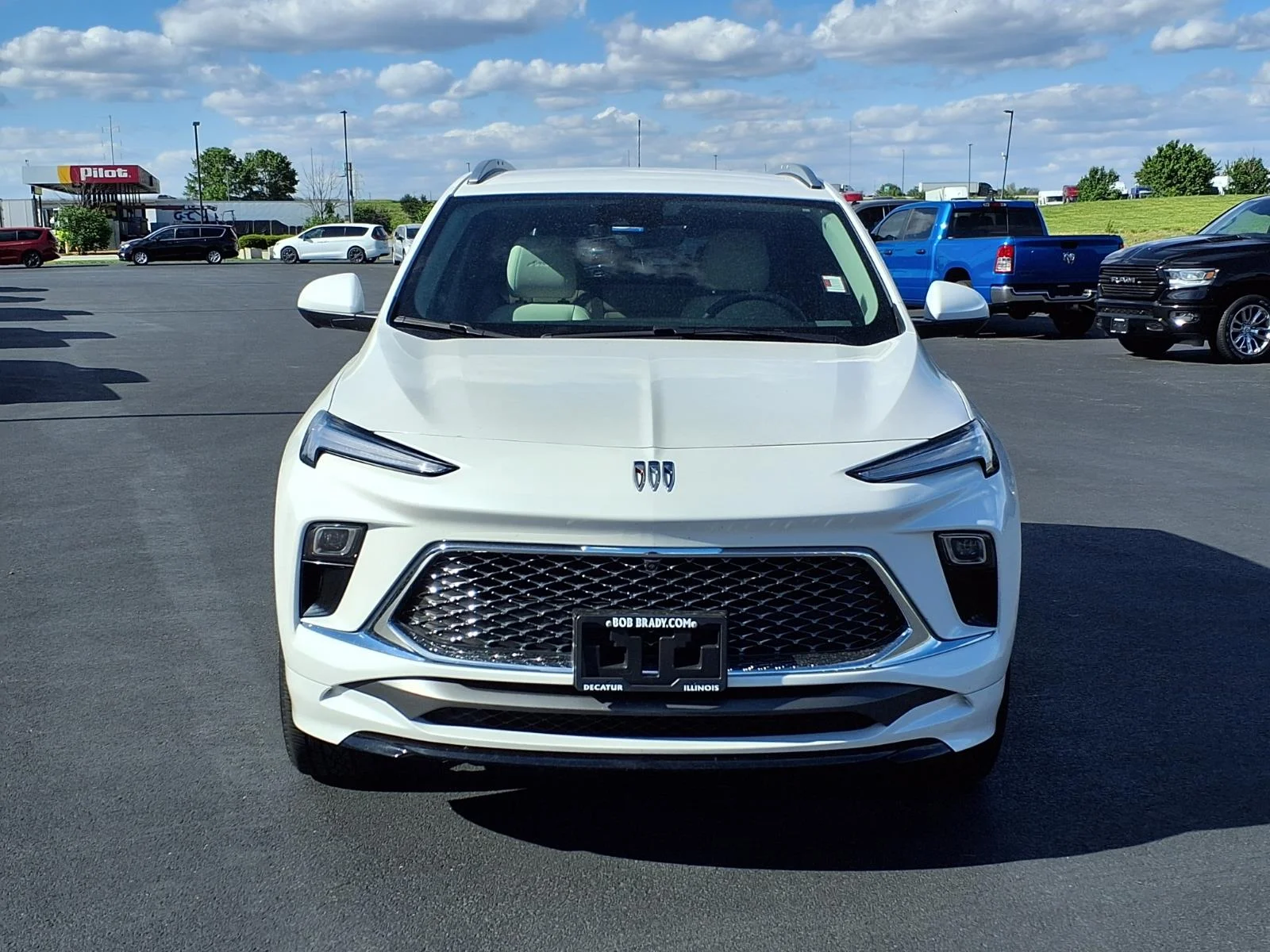 Used 2024 White Frost Tricoat Buick Avenir image 20