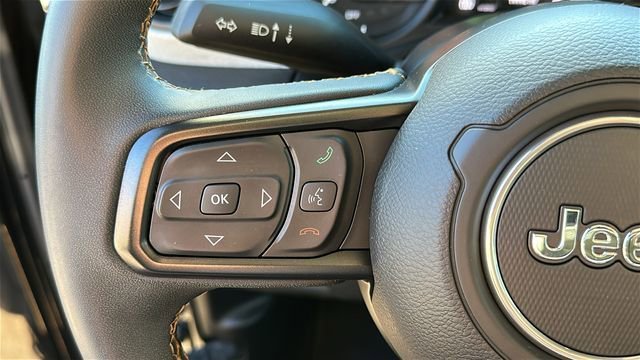 Used 2024  Jeep Sport S image 15