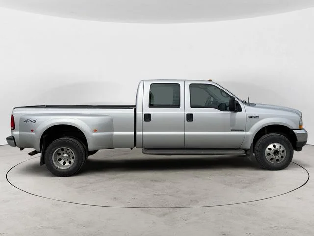 Used 2002 Silver Clearcoat Metallic Ford XL image 6