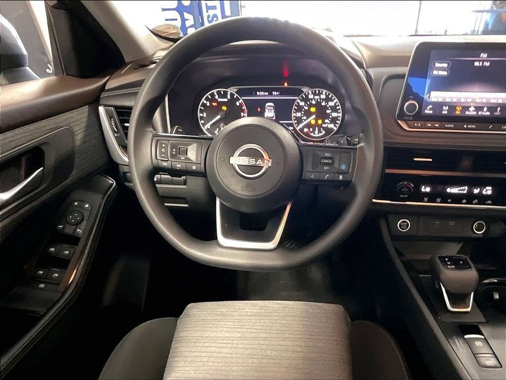 Used 2023 Gray Nissan SV image 17
