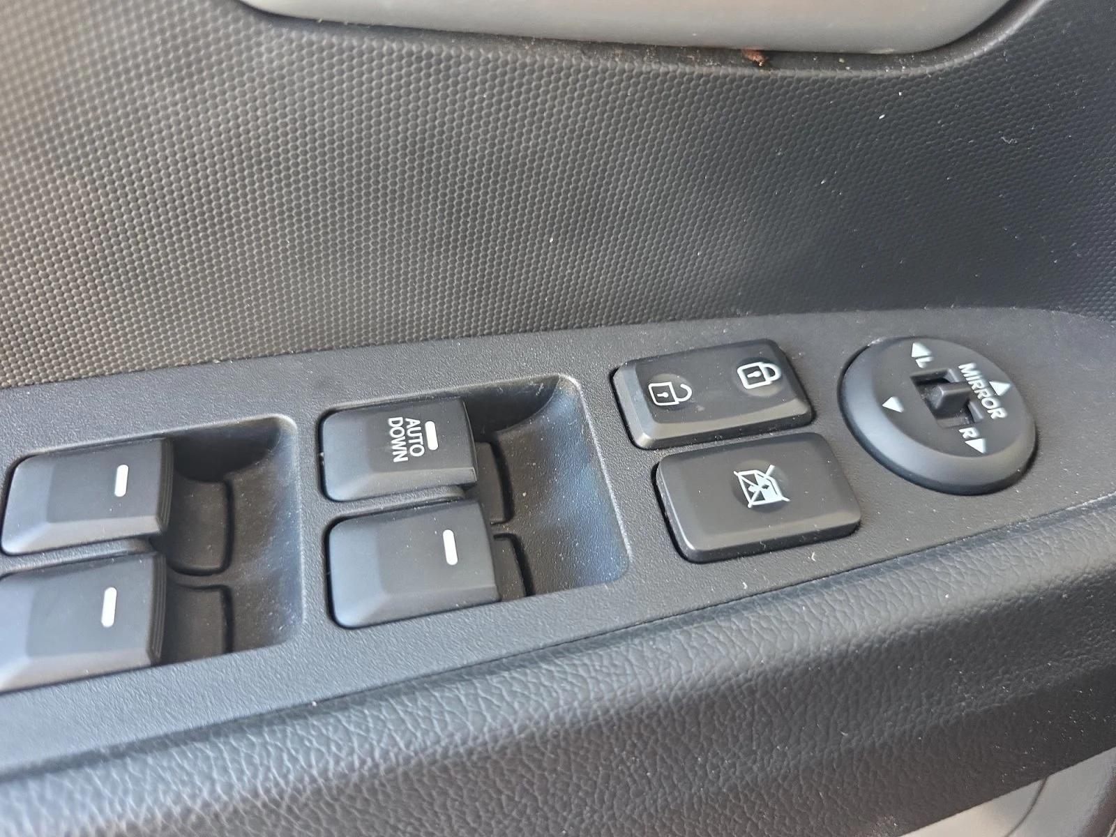 Used 2015 Bright Silver Kia LX image 26