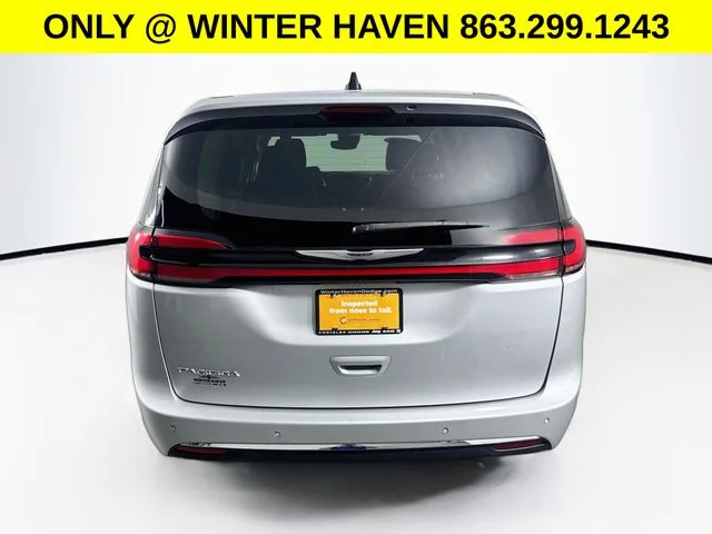 Used 2024 Silver Chrysler Touring L image 6