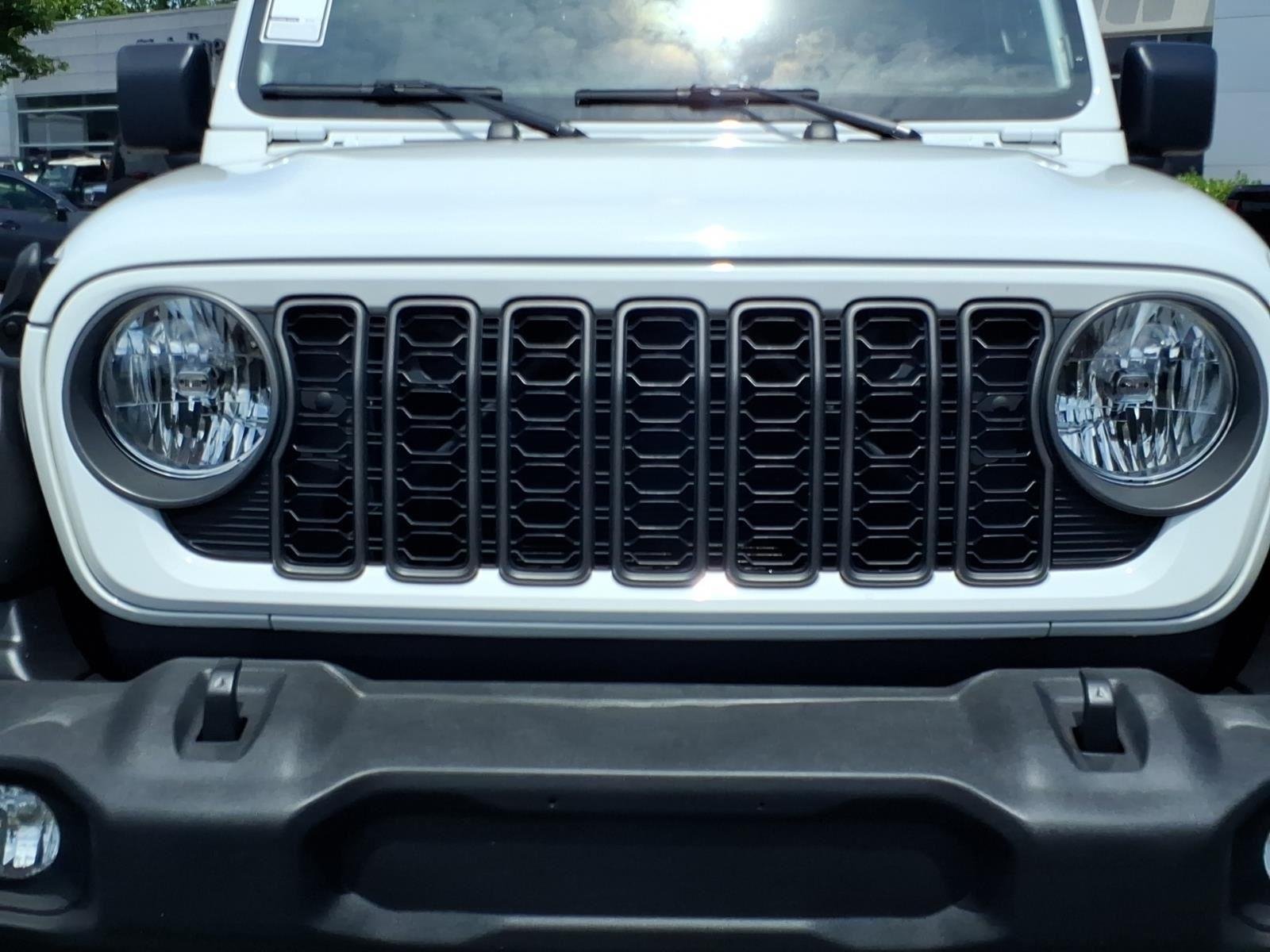Used 2025 Bright White Clearcoat Jeep Sport image 14