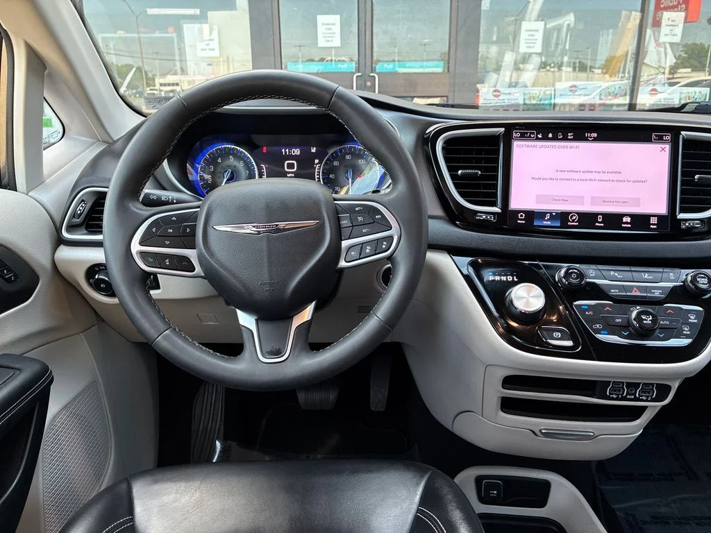 Used 2023 Gray Chrysler Touring L image 14