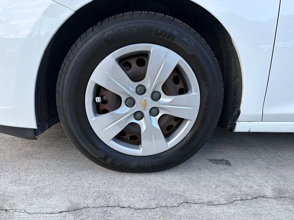 2018 Chevrolet Cruze LS - Photo 10