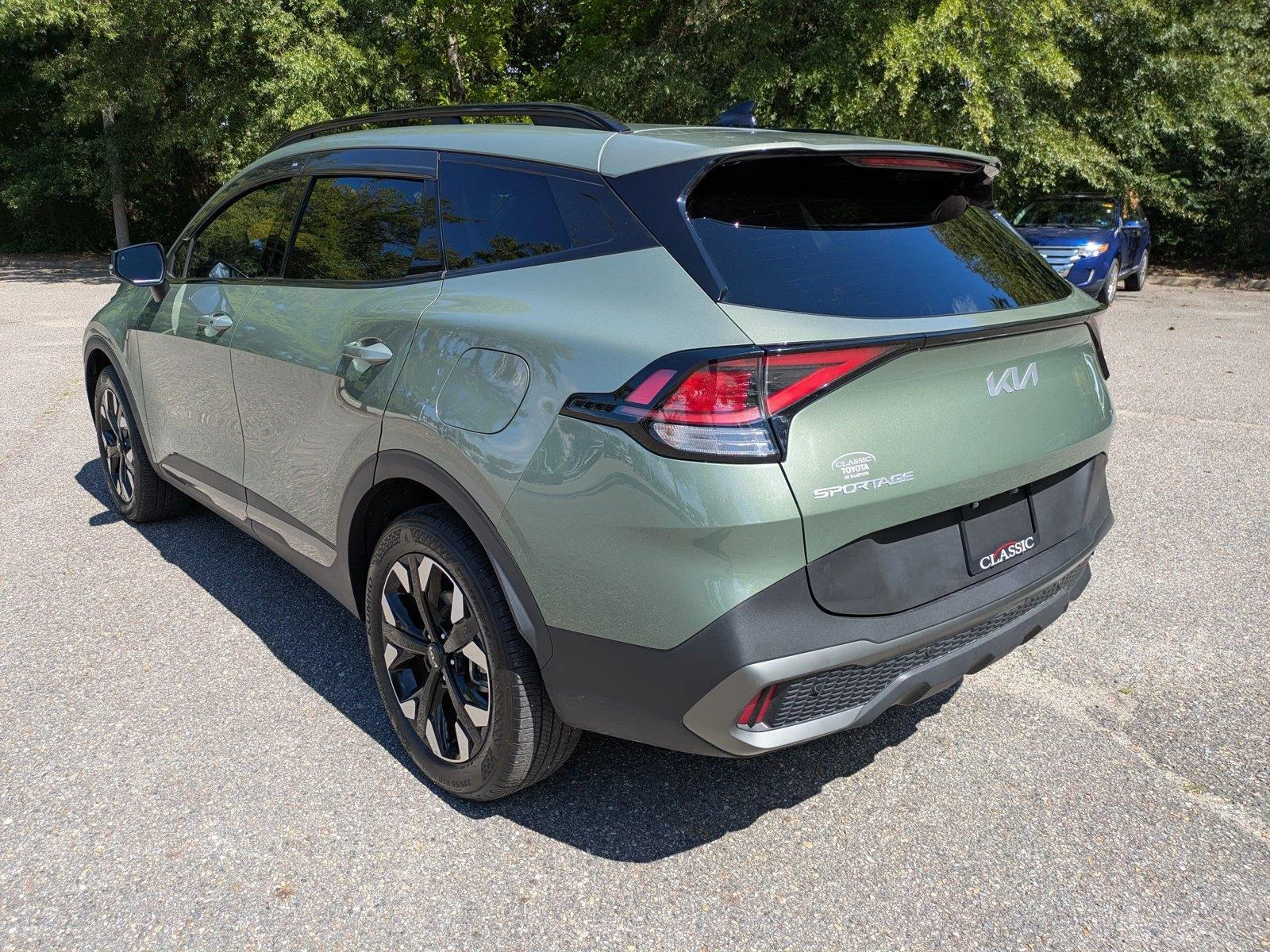 Used 2024 Jungle Green Kia X-Line image 6