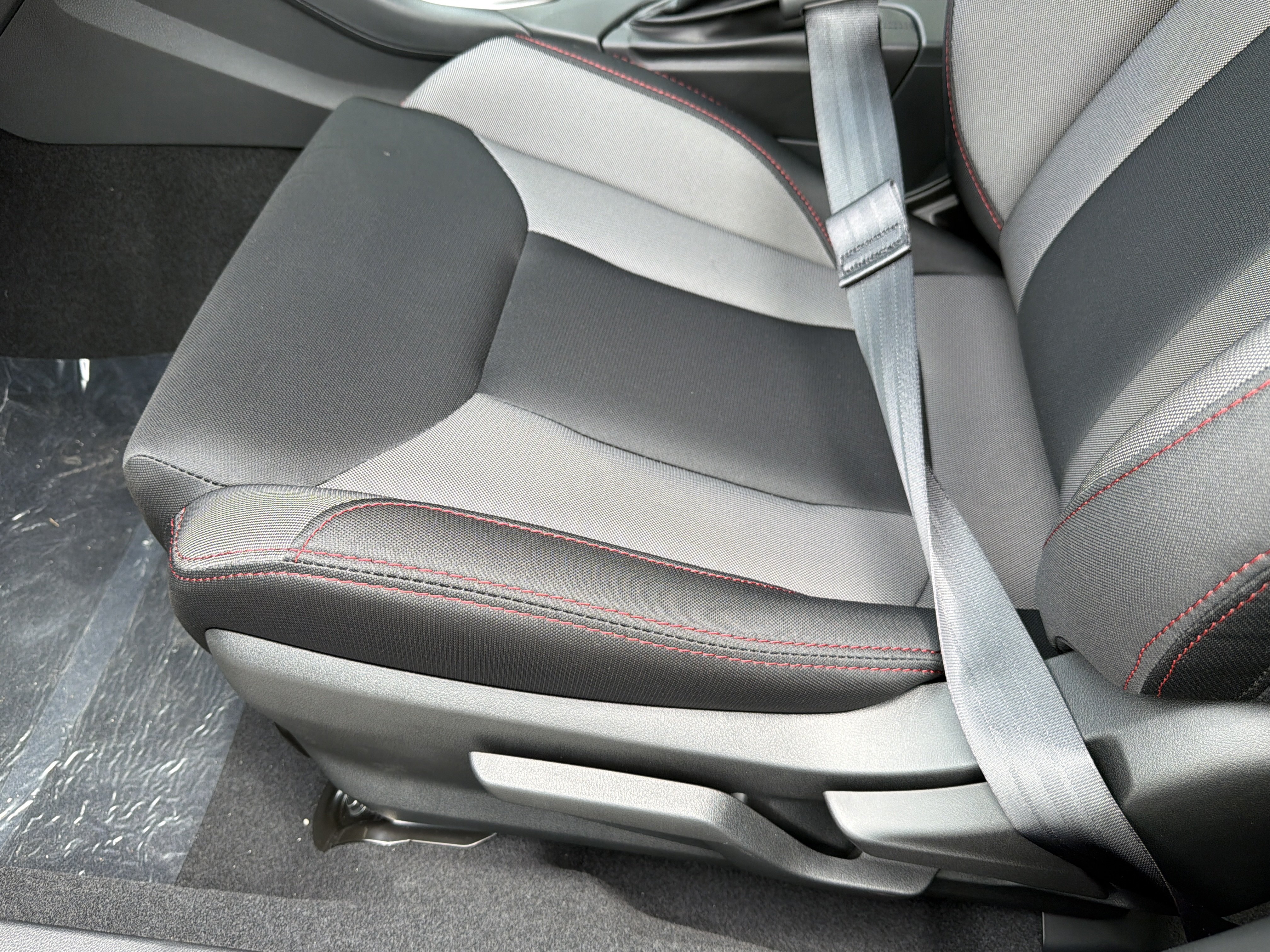 New 2026 CERAMIC WHITE Subaru Base image 23