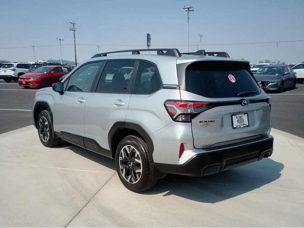 Certified Used 2025 Ice Silver Metallic Subaru Premium image 5