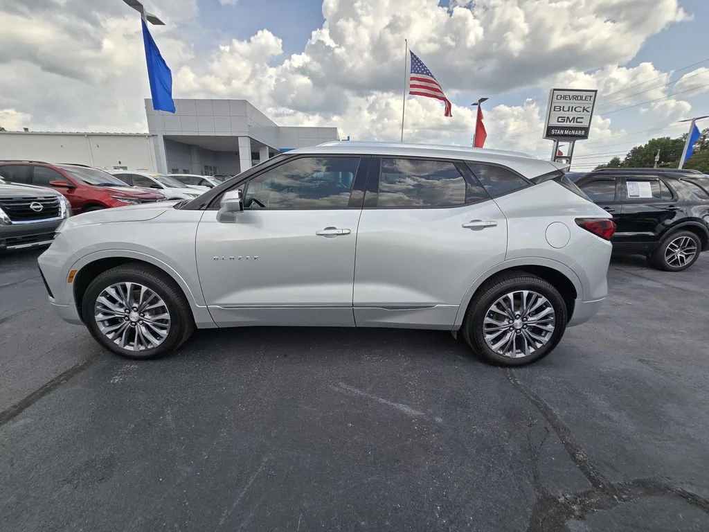 Used 2021 SILVER ICE METALLIC Chevrolet Premier image 4